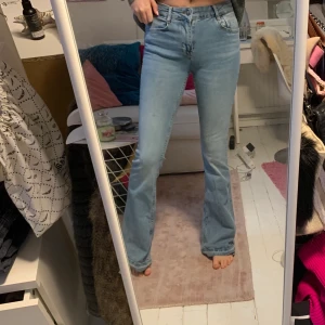 Zara bootcut - Säljer dessa bootcut från Zara. Storlek 36