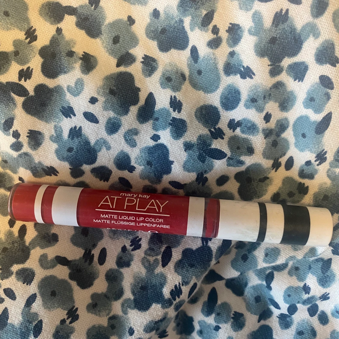 Rött läppstift Mary Kay