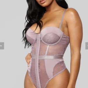 HELT NY Body från FashionNova, storlek S - Helt ny body, storlek S. 