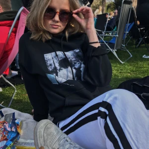 superhärliga jeans från mango - säljer mina favoritjeans eftersom de tyvärr har blivit för små. de är supersköna och assnygga 💞💞 frakt ingår i priset 🥰