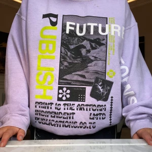 Lila tröja  - Overzised 