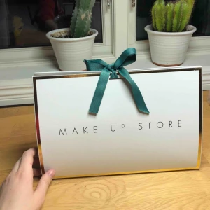  - Ett gott och blandat paket med massa kul innehåll! ALLT ÄR HELT OANVÄNT såklart!!! 