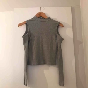  - Har både denna oxh en i svart fast annorlunda material bara