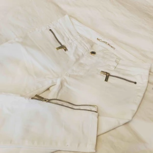  - Storlek: 0  Köpta för 1600 säljer för 500!