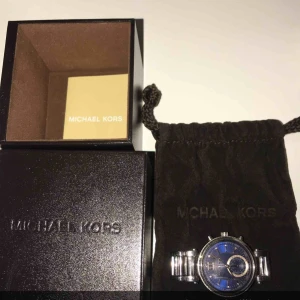  - Äkta Michael kors klocka dammodell