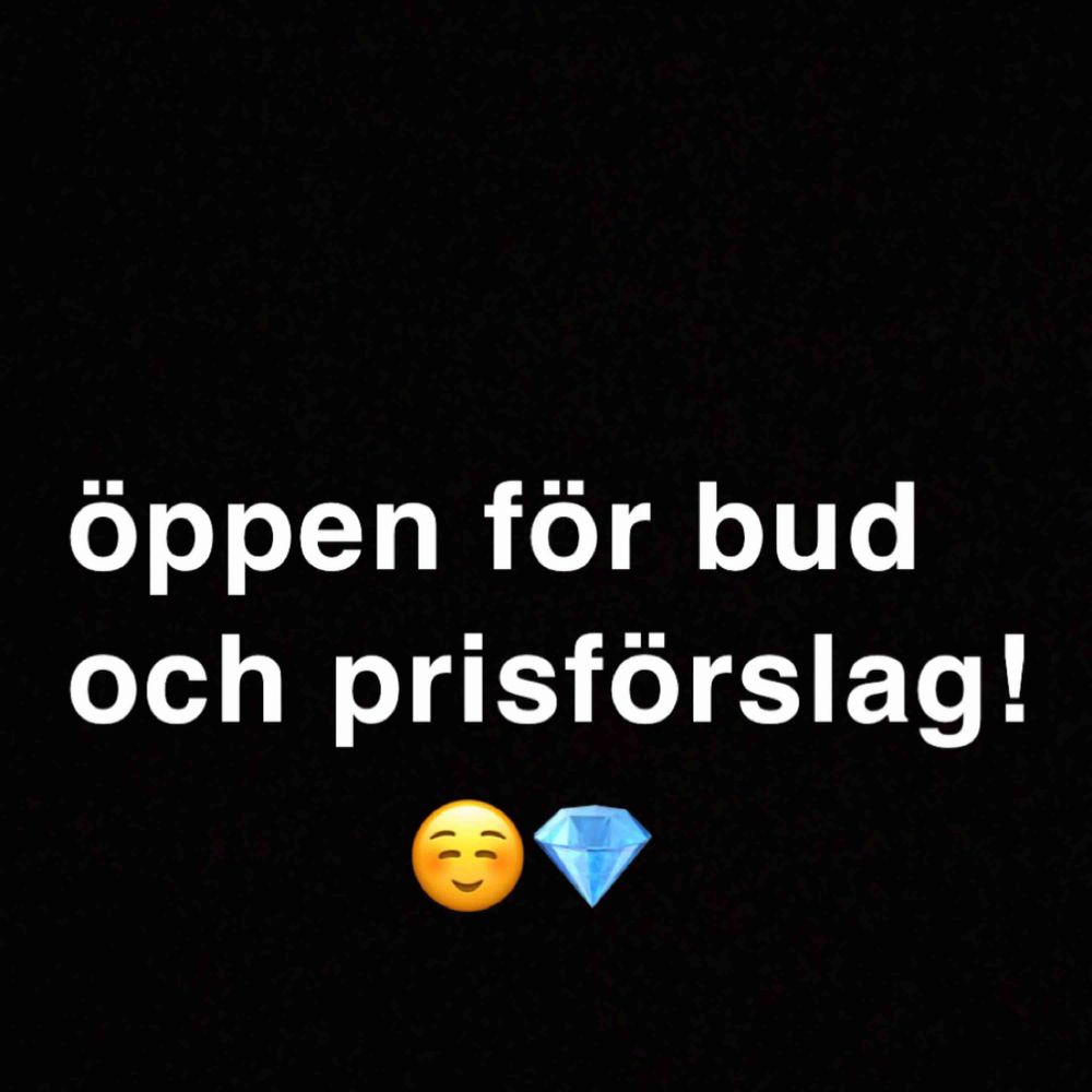 Pris går alltid att diskutera, vissa plagg & vissa plagg inte, kom gärna med förslag, inga skambud <3. Övrigt.