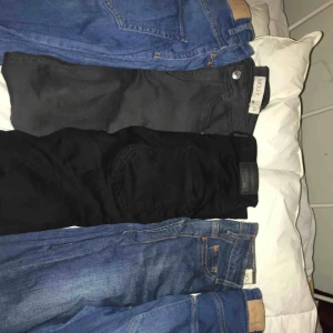  - Olika Molly jeans från Gina.och olika storlekar