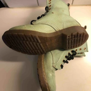  - Dr Martens storlek 37. Mintgröna. Kan hämtas i Uppsala eller skickas mot fraktkostnad 