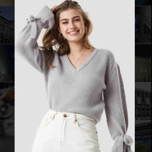  - Stickad tröja från linn ahlborgs kollektion. Aldrig använd