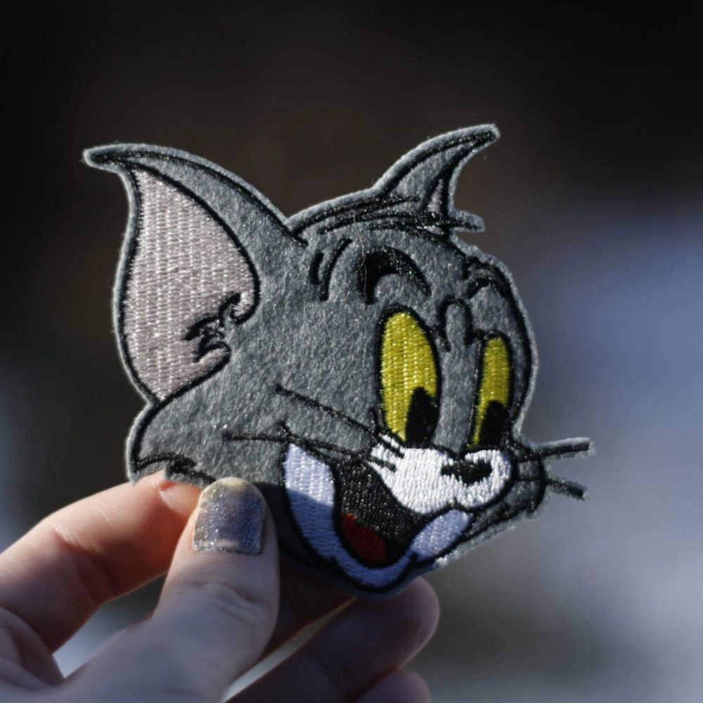 TOM från Tom & Jerry. Ett tygmärke som skriker nostalgi?😏  39 kr inkl frakt. (Har fler tygmärke med liknande motiv!) . Accessoarer.