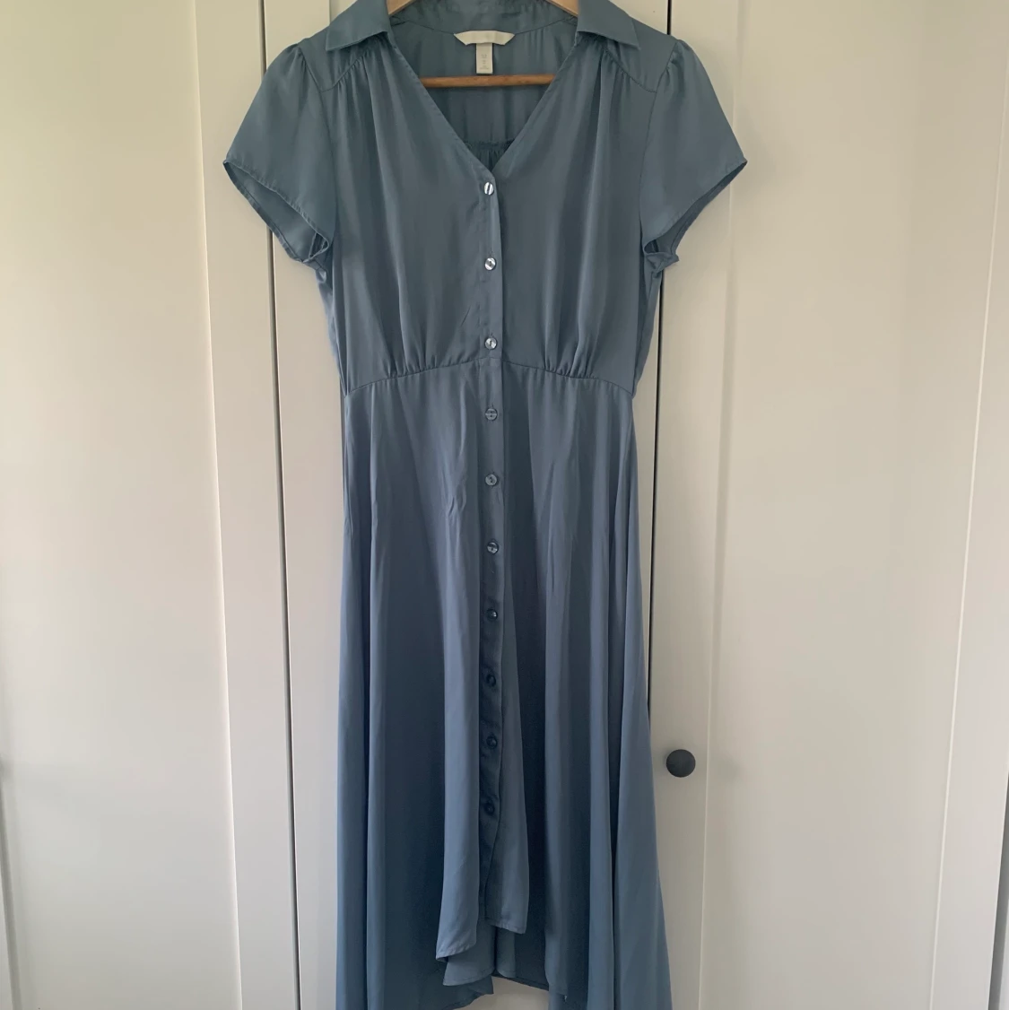 Blå satinklänning - 90