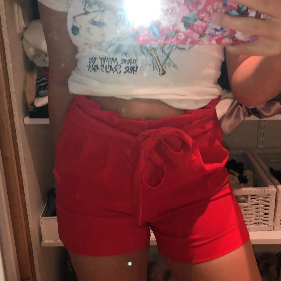 Röda shorts strl xs - 90