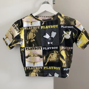 Playboy Crop Top - Playboy Crop Top i storlek 32(XS), aldrig använd.