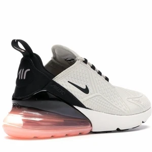 Nike air Max 270 - Helt oanvända Nike skor! Snygga och sköna men kommer ej till användning!🦋