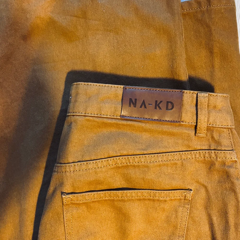 Vida jeans från nakd i superfin färg!!! Använda endast ett fåtal gånger och som nya! Storlek 42. Jeans & Byxor.