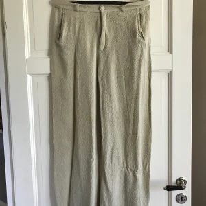 Rodebjer byxa - Rodebjerbyxa, upplagda en gång. Kan enkelt läggas ner igen för längre passform