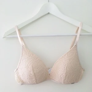  - ✨ Söt BH från EllaM ✨ Använd 2-3 gånger ✨ Betalning via swish & jag fraktar