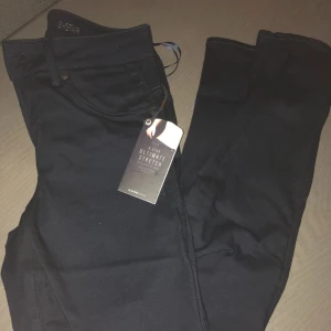  - Säljer mina helt nya Gstar ultimate stretch i mörk marinblå, storlek 27. Nypris ca 1500kr. Mitt pris 500kr 😊