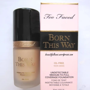  - #BORNTHISWAY foundation WARM NUDE färg köpte från sephora finns kvitto 