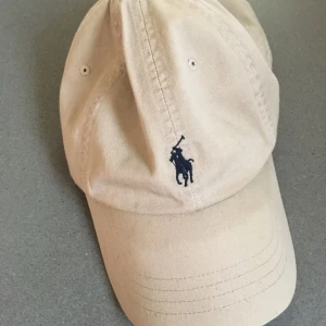  - Säljer nu min fina Ralph lauren keps då den kommer till för lite användning! Fler bilder? Fråga på😘💕frakt ingår! 
