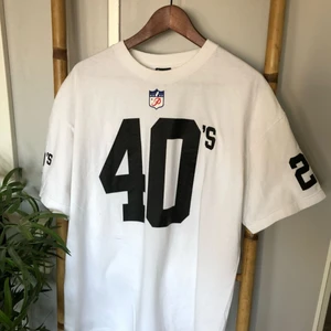  - tröja från primitive apparel 