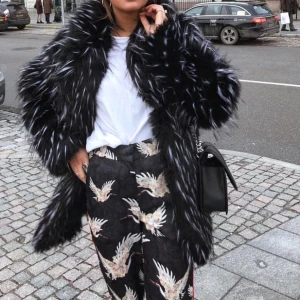  - Söker dessa byxor från H&M, i storlek 32, 34 eller möjligtvis 36.., helt slutsålda på hemsidan så finns det någon där ute som har de och vill bli av med de, DM’a mig!!!🧡🧡 (lånade bilder från devote.se/nittioatta 