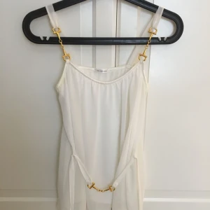  - Superfint linne från Ida Sjöstedt i stl xs. Använd en gång och är därför i nyskick