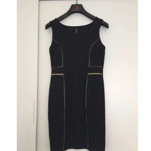  - Colour: Black Size: 40 Band: Rainbow Worn once!