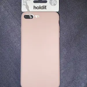 ⚜️Säljer mitt rosa holdit skal! Som är super fint!💓 men kan inte ha det för jag har en ny mobil, det är helt oanvänt! Ny pris 150kr mitt pris 50kr+22kr i frakt ✨💓 till iPhone 7-8 PLUS