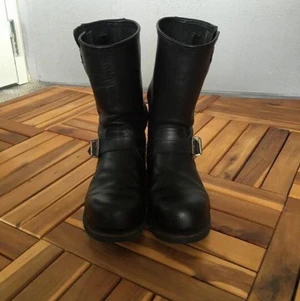 Primeboots - Svarta, höga primeboots.  Använda 2 säsonger.  Regelbundet behandlade.  Kvitto finns kvar.