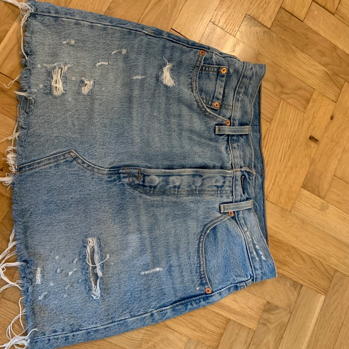 Levis kjol storlek 25