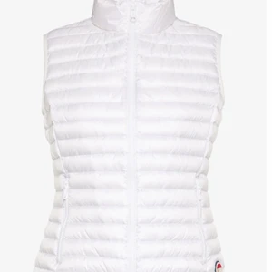 VIT COLMAR VÄST 💞💗💖💕🌟 - säljer nu min fina fina colmar väst, strl s💞 använd Max en gång och är i väldigt fint skick, jag älskar denna väst men tyvärr kommer den inte till så mycket användning för min del 🥺💞 tänker starta priset på 1300kr men det går att diskuteras eller budas på i kommentarerna <3 skriv till mig för fler bilder!!