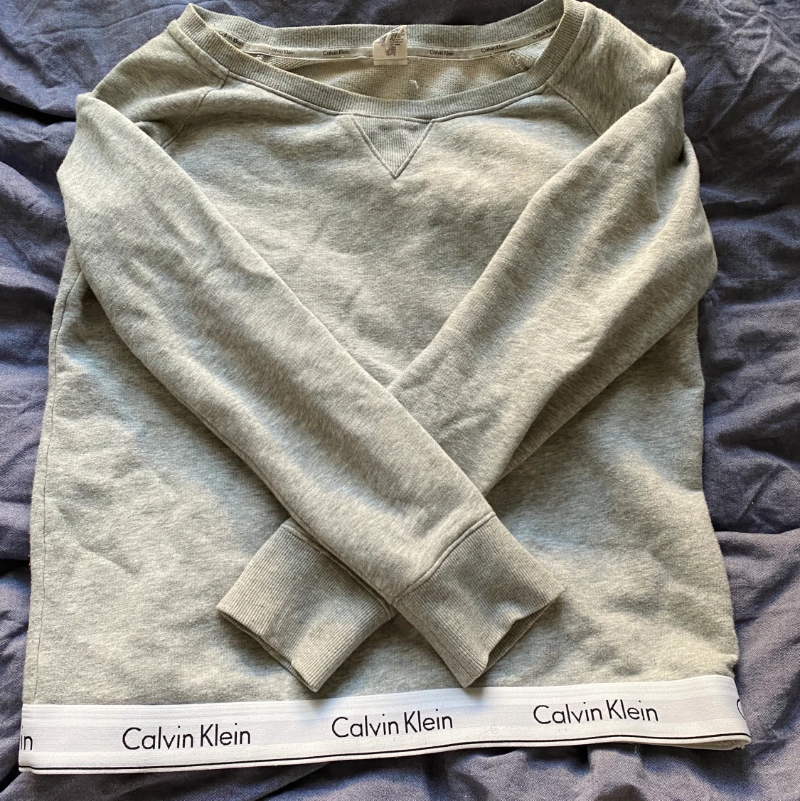 Calvin Klein sovtröja  - 90