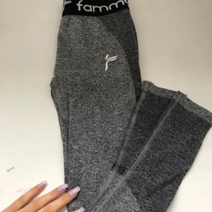 Famme leggings size XS - Aldrig använda (pga fel storlek)! säljs för 150kr, nypris 649kr