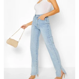 Boohoo jeans ny skick - Aldrig använda boohoo jeans, säljer pga beställde fel storlek