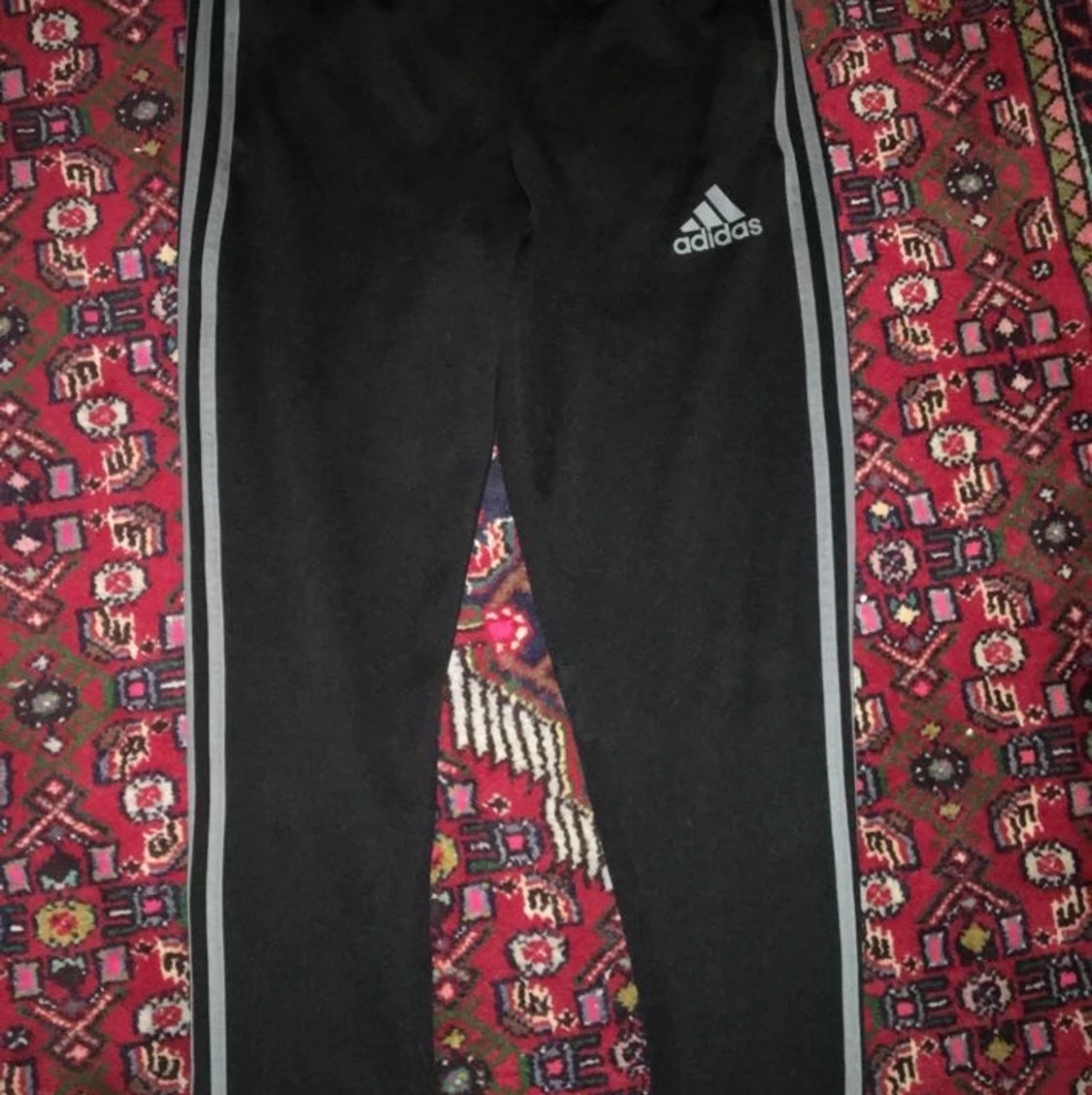 Adidasbyxor 100 kr - 90