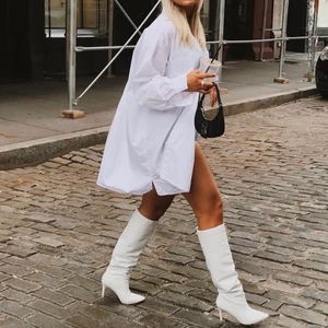 Nelly Boots strl 37 - Säljer dessa populära slutasålda boots från Nelly. Strl 37. Bra skick. Fraktas 