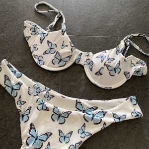 Fjärilbikini 🦋  - HELT NY bikini med fint fjärilmönster🦋 Buda i kommentarerna!