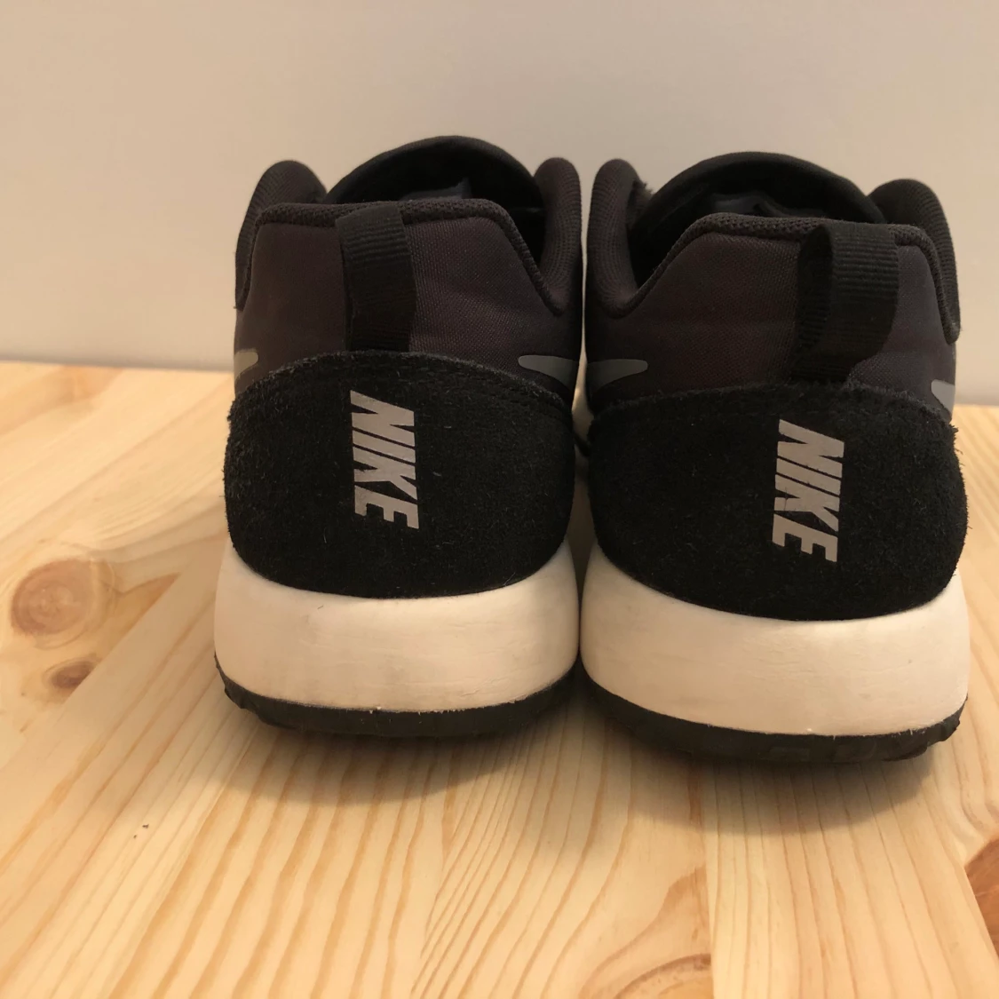 Svarta Nike sneakers - 91
