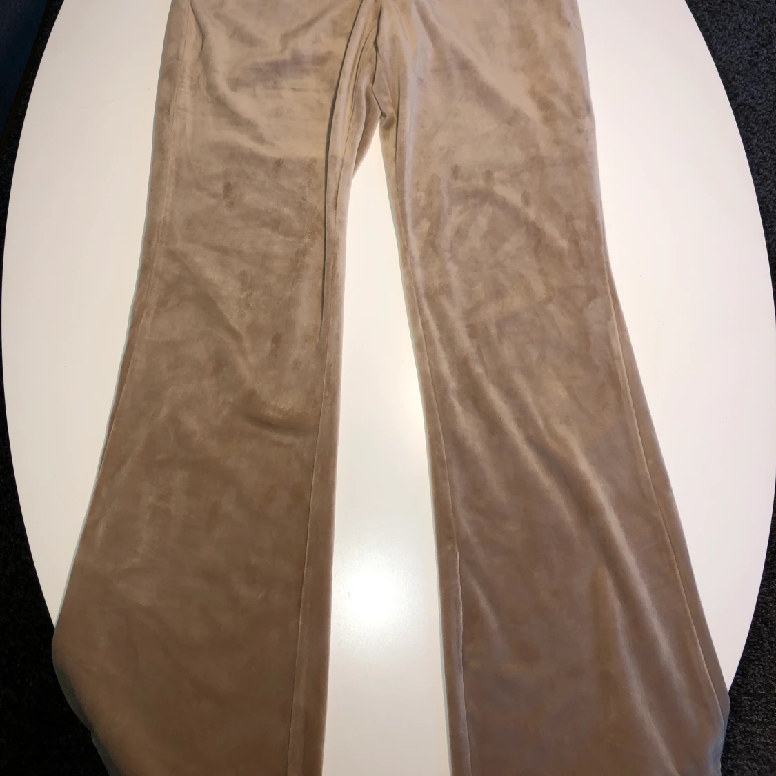 Bootcutbyxor i sammet från bubbleroom! - 91