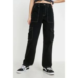 Urban outfitters BDG black skate jeans - Selling because I have grown out of them, figuratively and literally. Insert here a model photo online cause I could not fit so well in them anymore. I remember the price was a bit over £50 or something last year. Set it up here for 200sek but debatable.