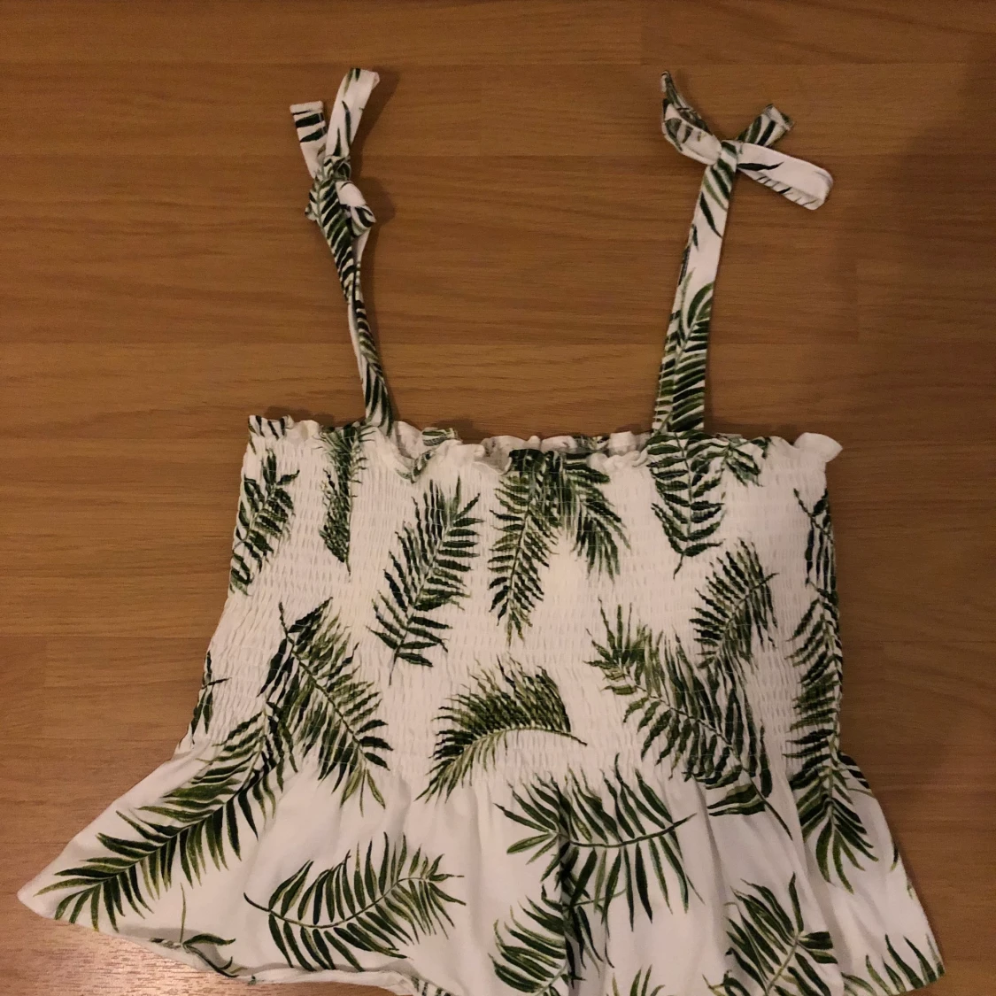 En topp som är oanvänd i fint skick