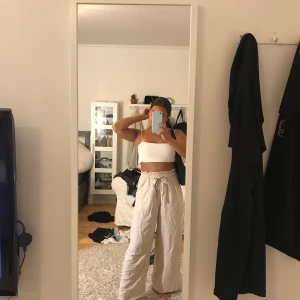 Linnebyxor - Har sytt upp dessa byxor själv då de var lite långa så passar någon som är ca 160-165