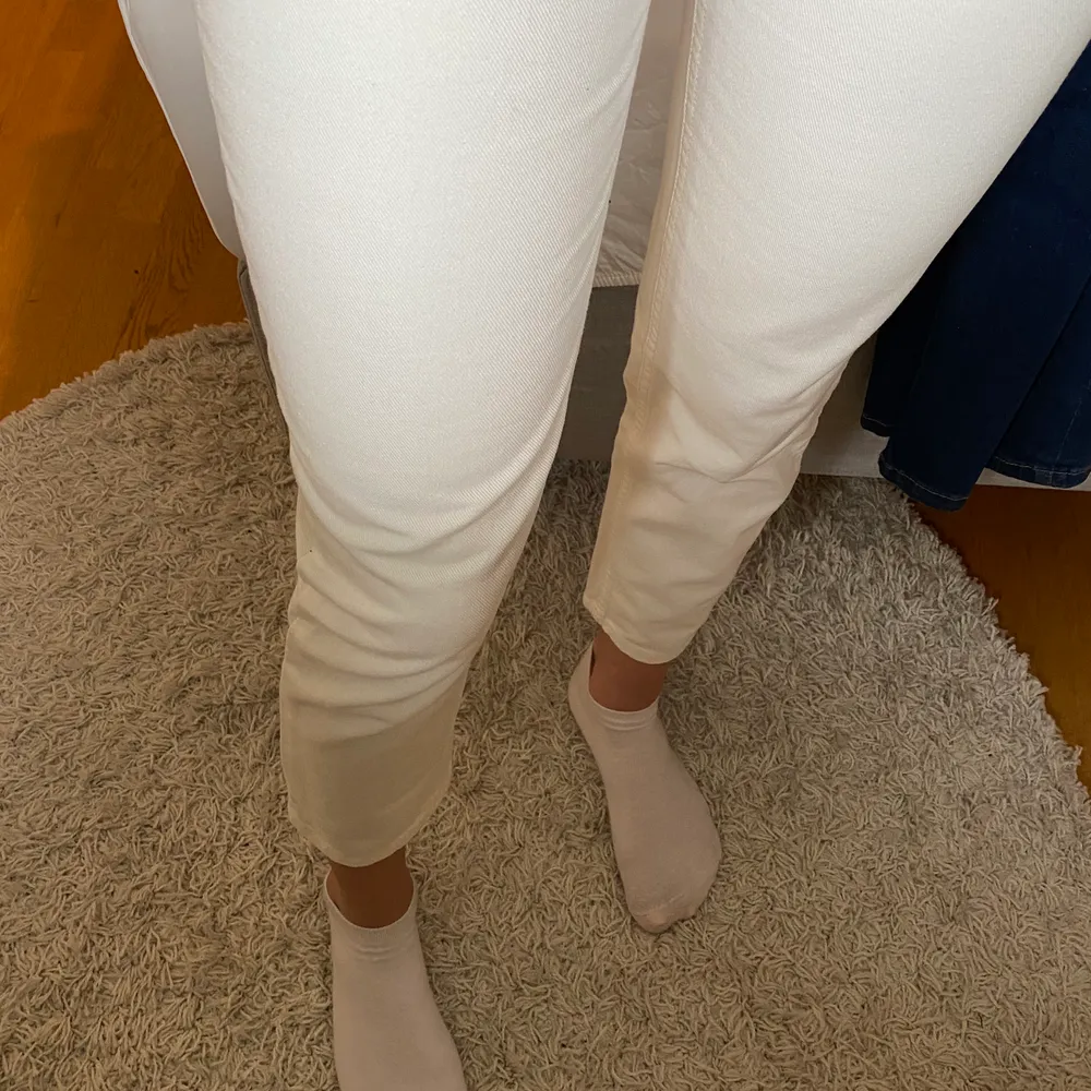 Vita nakd jeans som aldrig kommer till användning. Jeans & Byxor.