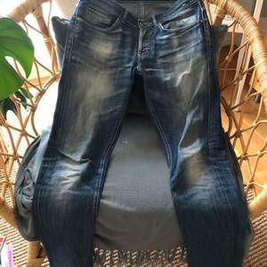 Jeans från Dondup, strl 33, skinny fit.
