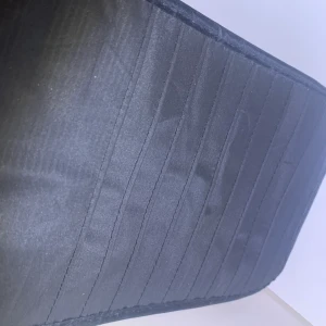 Cd hållare till bilen  - Du får den för 10kr och du får stå för frakten, aldrig använd så den är som ny.