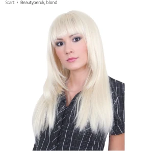 Blond peruk med lugg - Köpt från Buttericks bra skick