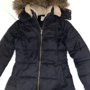 Jacka, Dam.  - Fint skick på den, och inte använd så mycket. Stolek 34/ Xs. 