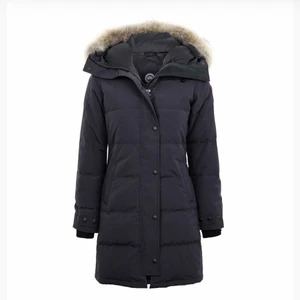 Canada goose shellburne  - Säljer min äkta canada goose från johnells köpte för 10 116kr säljer den nu för 7000kr storlek xs