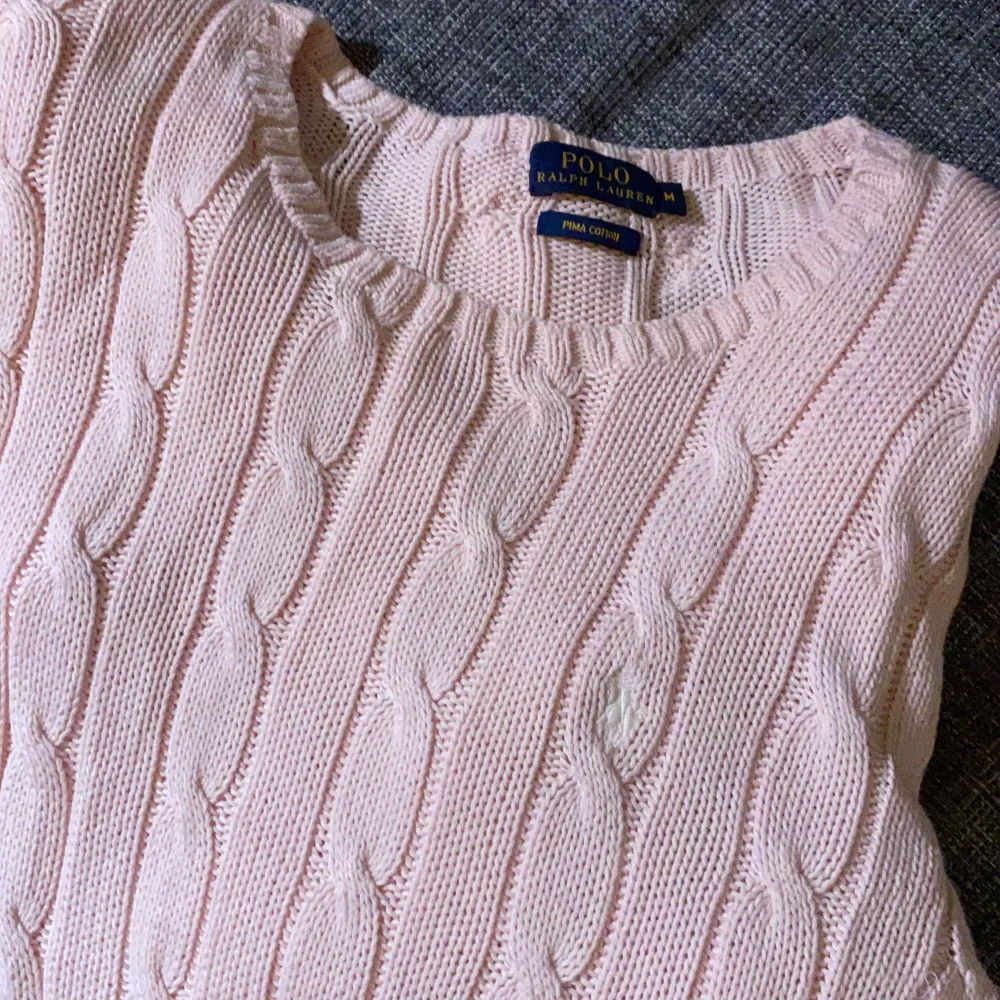 Stilren ljusrosa pullover från Ralph Lauren! I princip oanvänd!. Tröjor & Koftor.